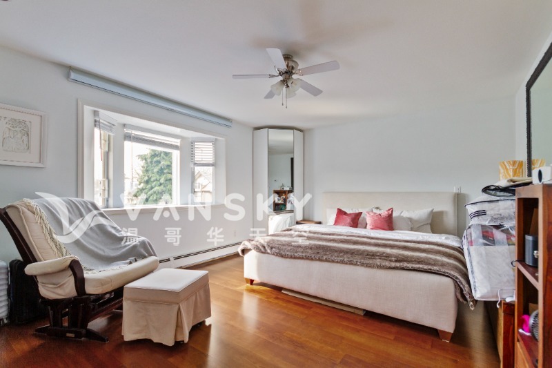 250318121757_master bedroom.jpg
